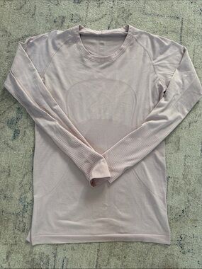 lululemon athletica Long Sleeve Seamless Top in Light Pink